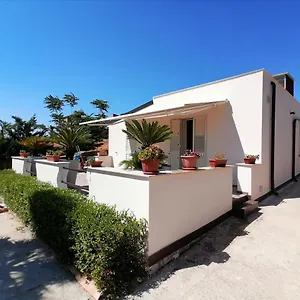 Casa vacanze Rosa, Camastra